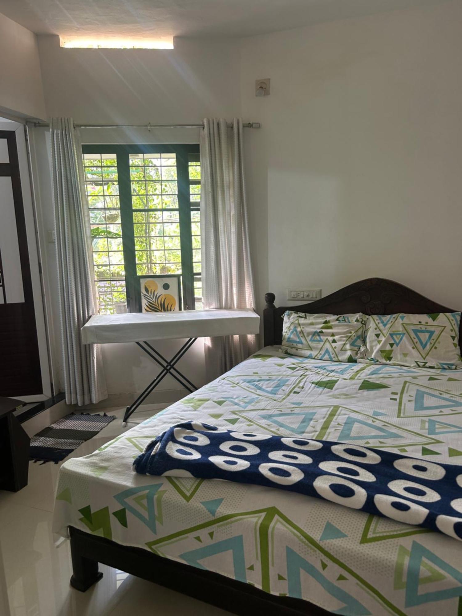 Chaithritha Ladies Homestay Thiruvananthapuram Exterior photo