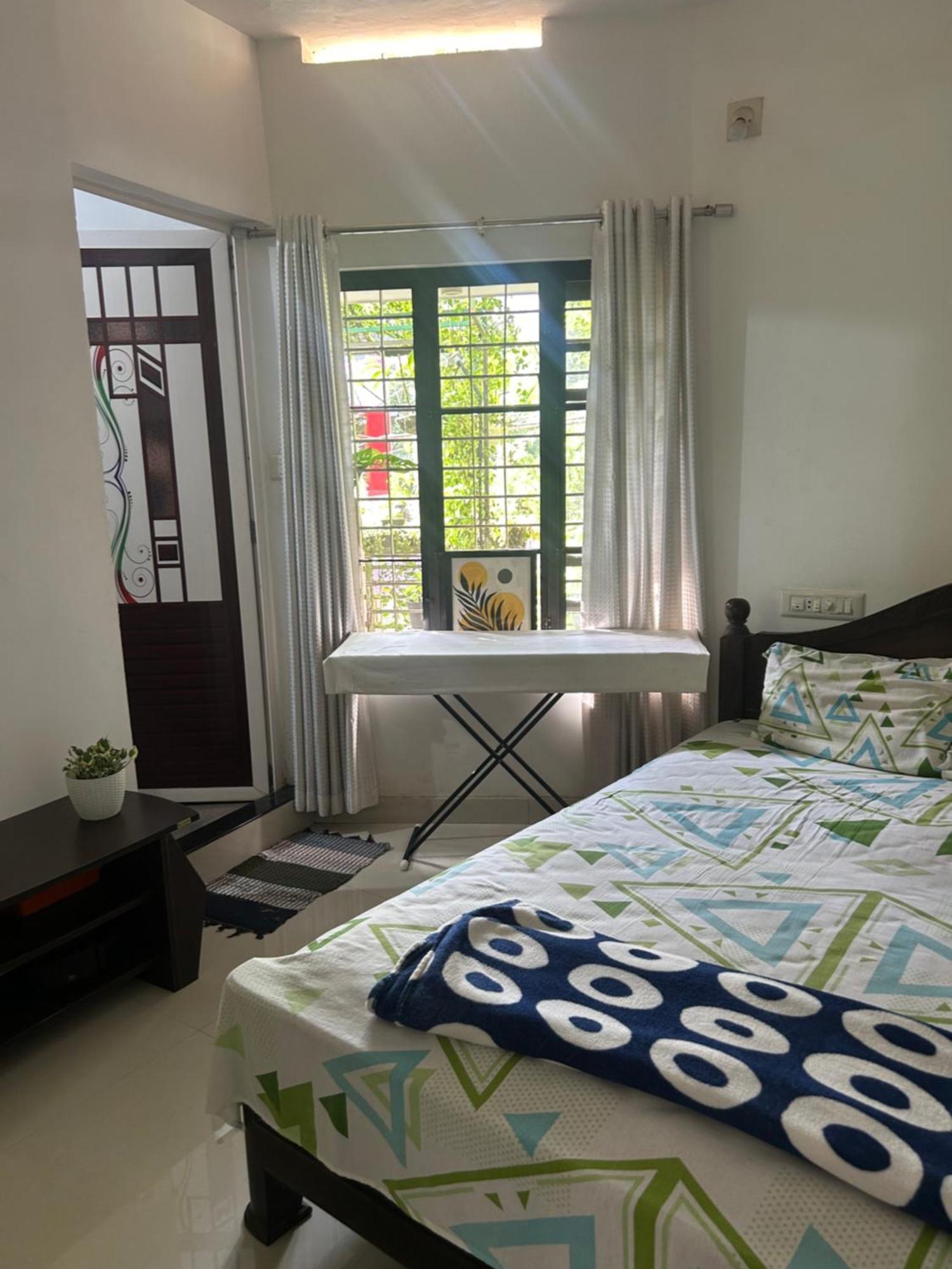 Chaithritha Ladies Homestay Thiruvananthapuram Exterior photo